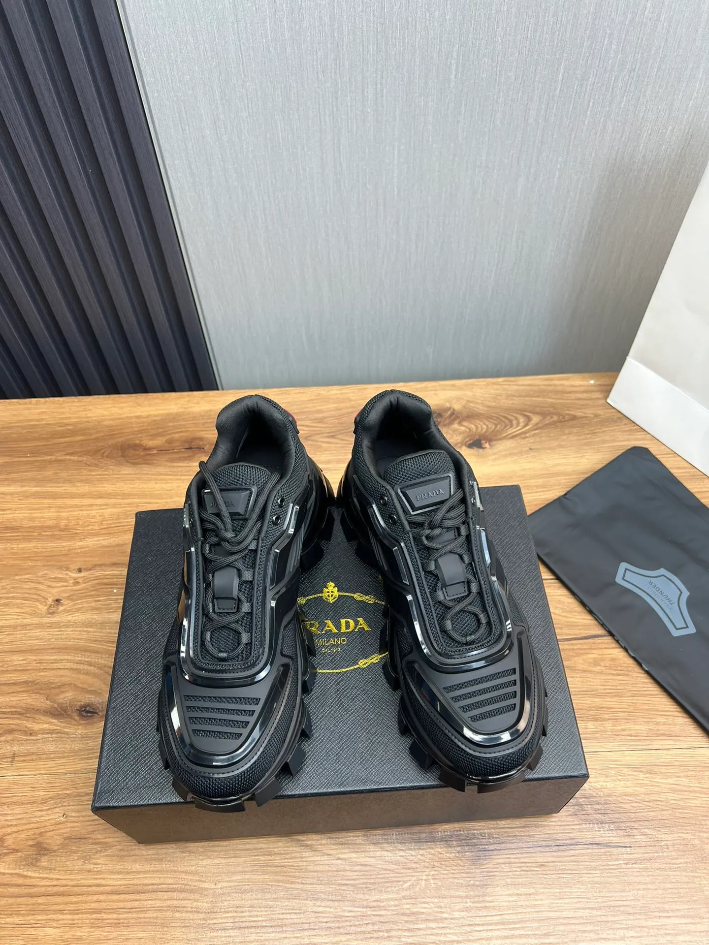 Men's shoes 💰620💰 [PRADA] Popular thick-soled shoes for couples 👩‍❤️‍👨 Available all year round ✔️Official website synchronization Original fly-knit film fabric + cowhide lining, 1⃣️ to 1⃣️ replica, original sole, 36-45 (45 made to order, non-refundable)